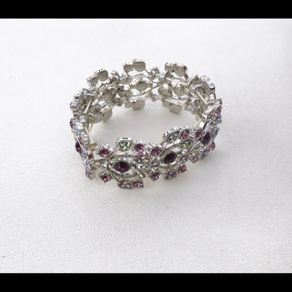 The Danbury Mint Stretch Bracelet seasonal